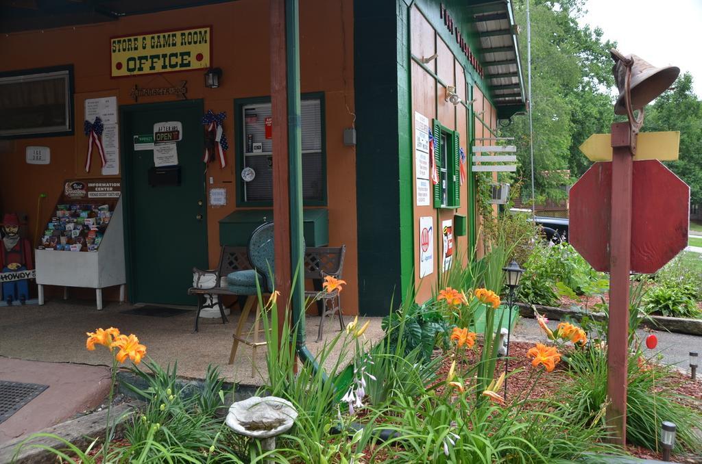 Ft. Wilderness Rv Park And Campground Whittier Eksteriør billede